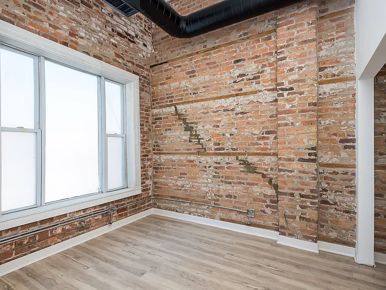 1907 S Blue Island Ave #4 — Photo 6