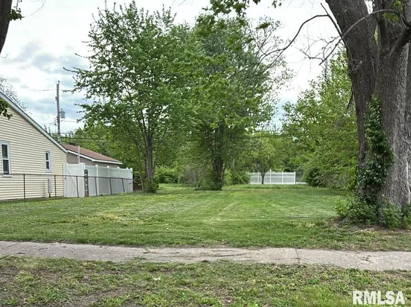 1942 Spruce St, Granite City, IL 62040