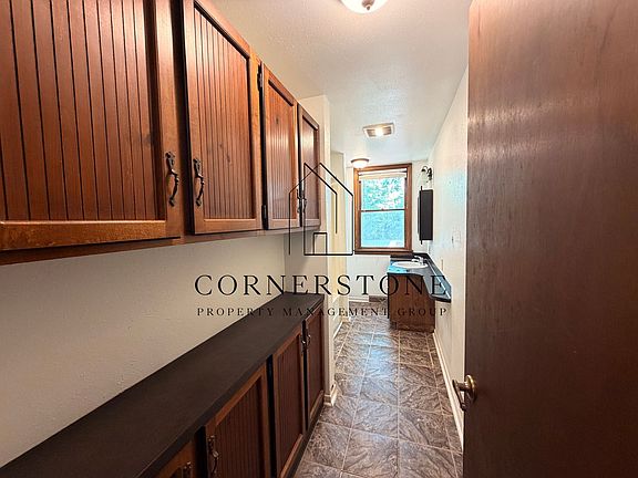 5th image of 2540 Edgewood Dr #1