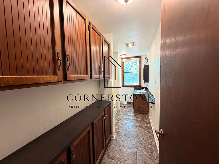 2540 Edgewood Dr — Photo 5