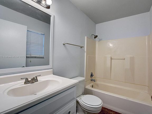 4th image of 28 Crossings Cir APT C