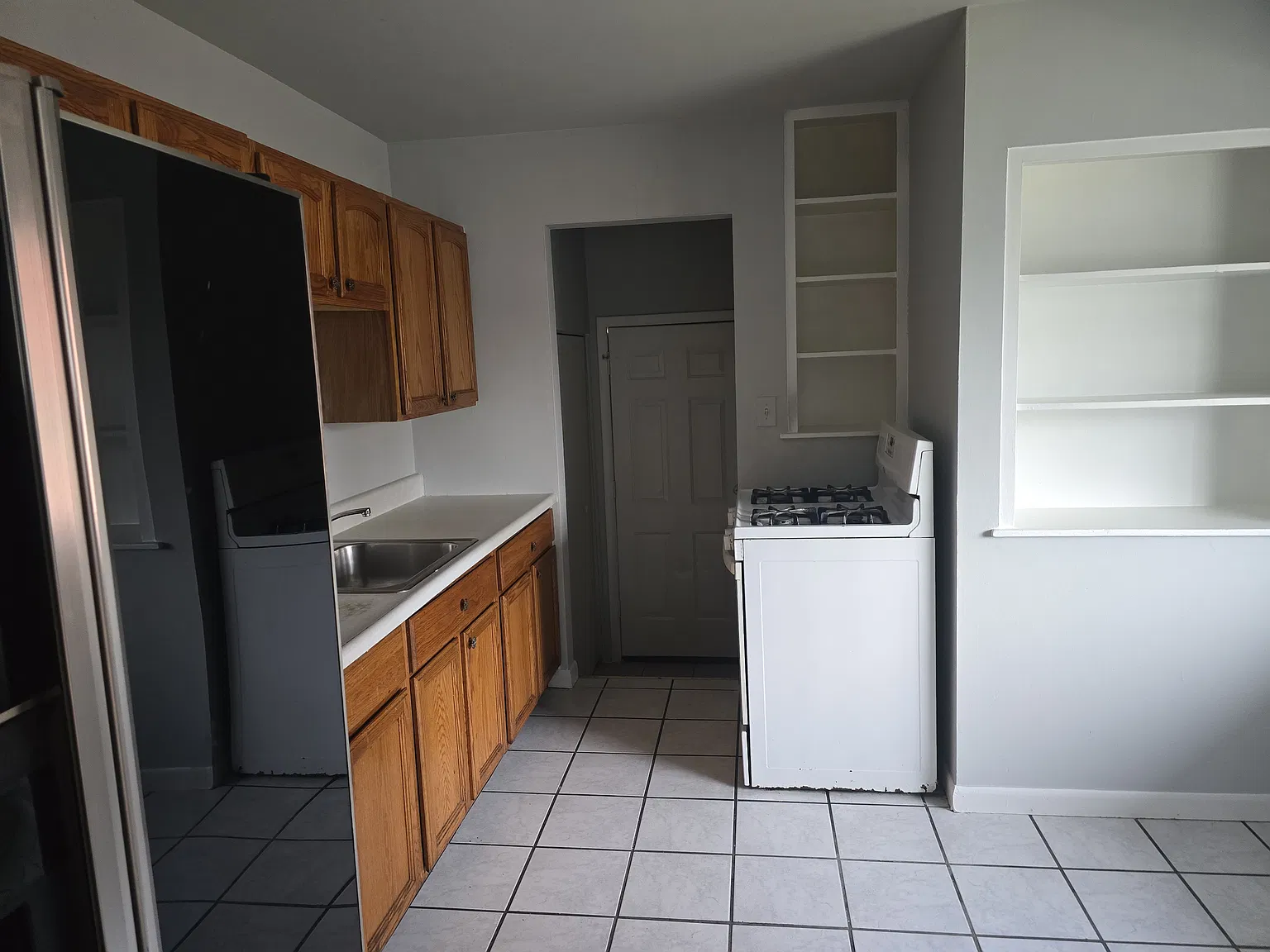 3 bed, 930 sqft, $1,500 — Photo 4