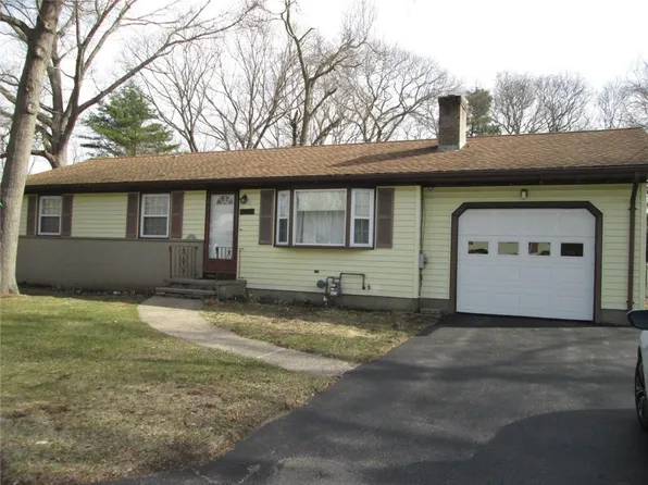 380 Davisville Rd, North Kingstown, RI 02852