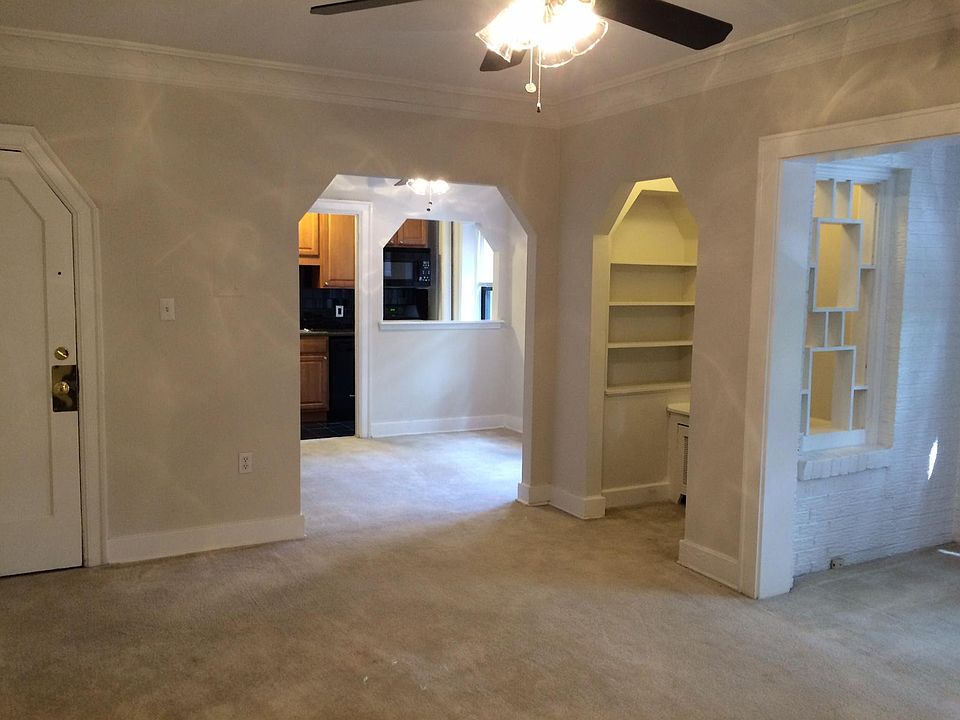 1st image of 720 W 48th St #105