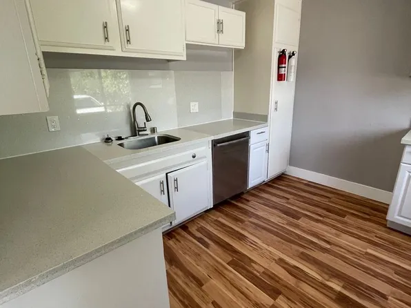 2 Bedroom/1 Bath Upper Unit, 6223-6225 Marshall St, Emeryville, CA 94608