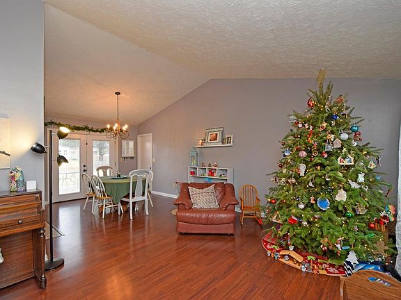 4th image of 2742 Broshear Dr