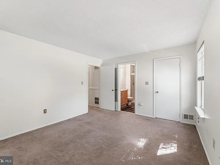 96 Willow Ct — Photo 18