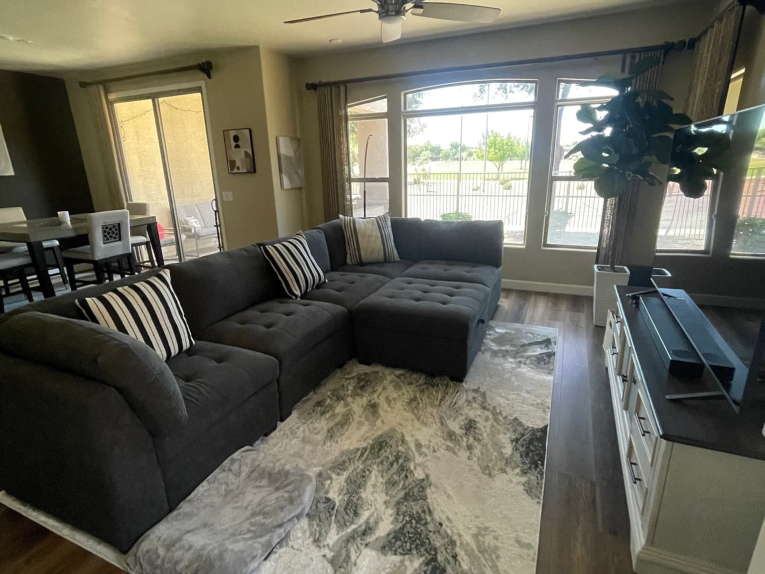 2 bed, 1117 sqft, $2,850 — Photo 2