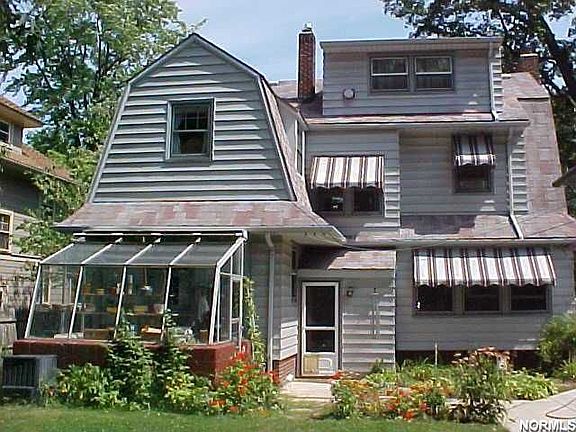 Back of house notice greenhouse