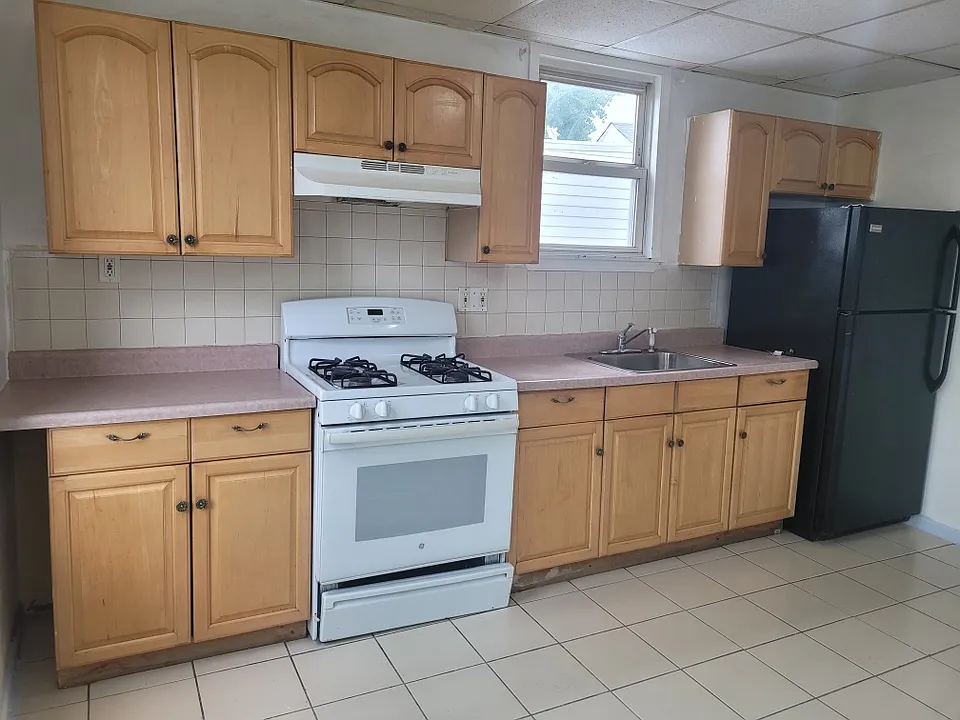 124 Roosevelt Ave #2