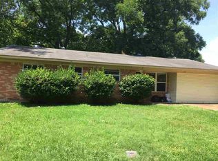 217 Pine St, Mineral Springs, AR 71851