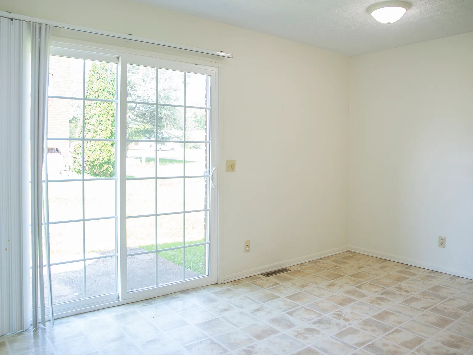 14 Pine St - 2B — Photo 3