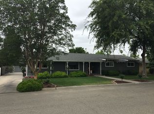 212 Hilton St, Madera, CA 93637