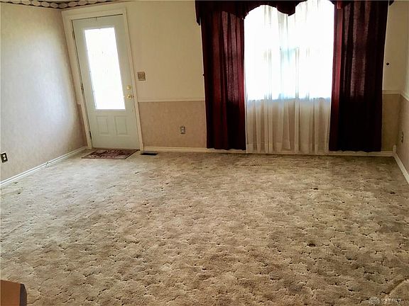 3rd image of 7214 Belle Plain Dr
