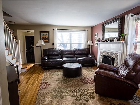 3rd image of 33 Morton Dr