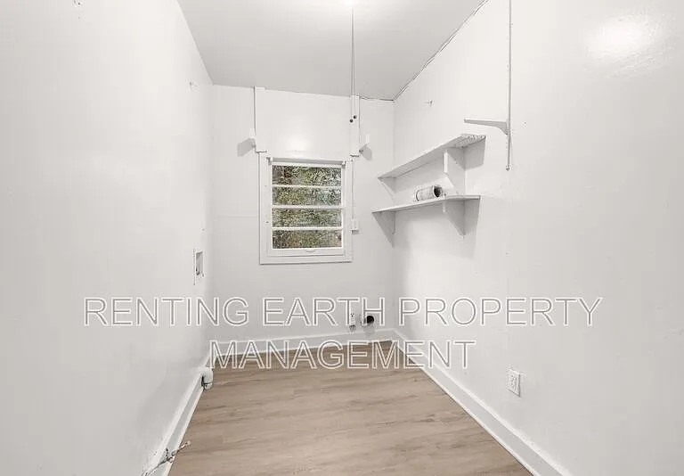 221 Lawson Rd — Photo 5