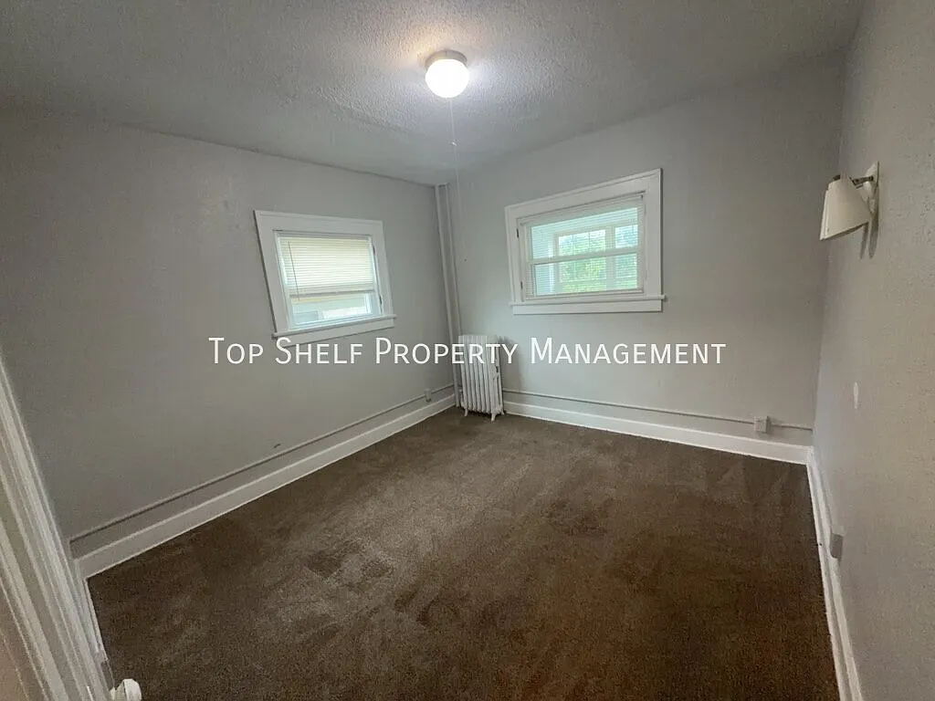2 bed, 100 sqft, $995 — Photo 4