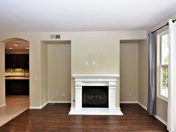 3rd image of 31563 Royal Oaks Dr