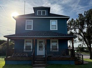 303 Eakin St, Jetmore, KS 67854