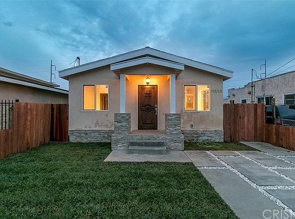 3rd image of 11858 Gale Ave