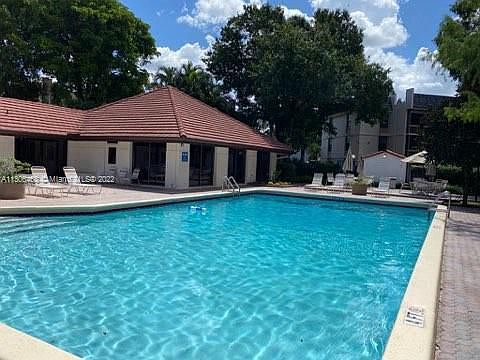 4th image of 8437 Forest Hills Dr APT 202-G