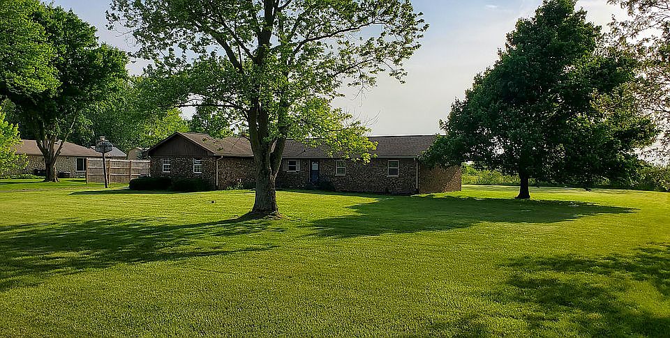 2nd image of 2860 S County Road 475 E