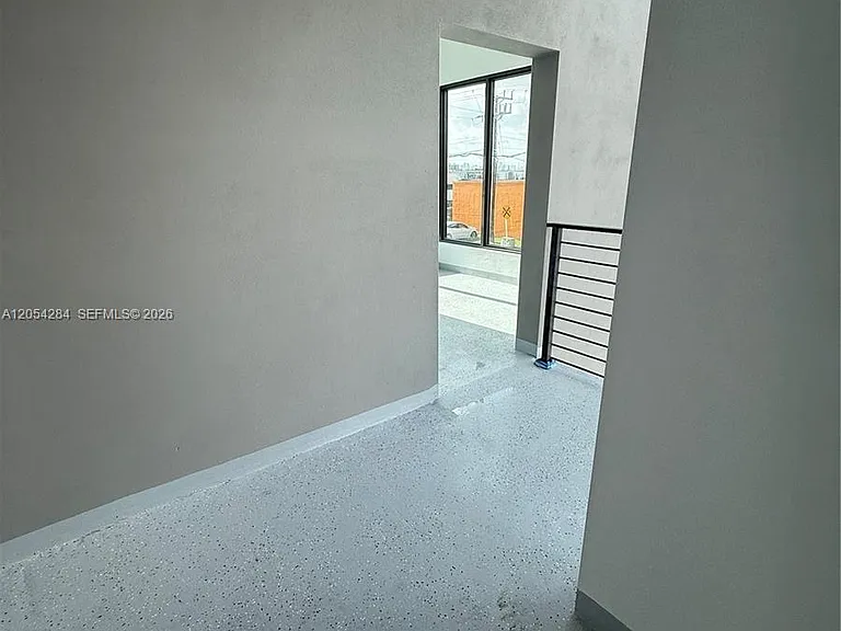 1091 E 17th St #403 — Photo 16