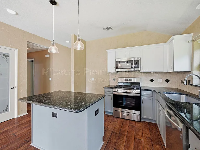 2304 Pheasant Run — Photo 8