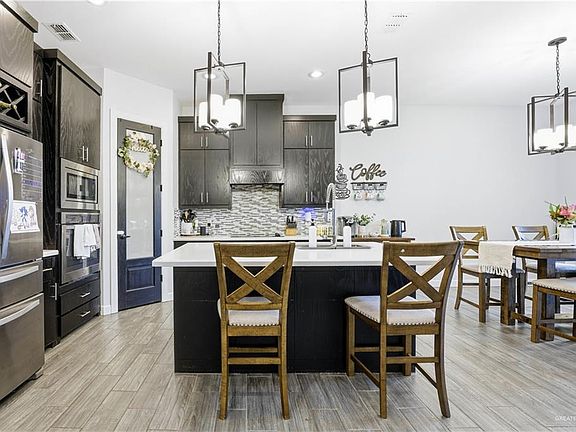5th image of 3016 London Dr