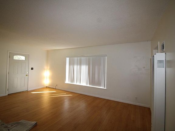 4th image of 1933 E Chevy Chase Dr APT H