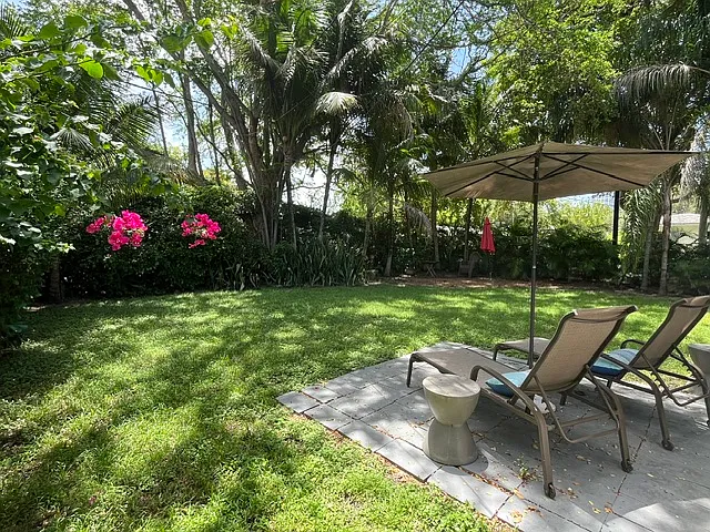 2 bed, 1436 sqft, $5,900 — Photo 2
