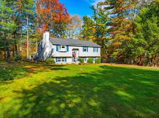 7 Chestnut Hill Dr, Londonderry, NH 03053