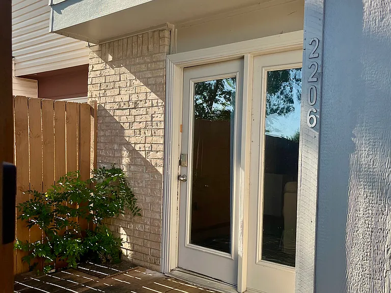 2206 Statler Dr — Photo 32