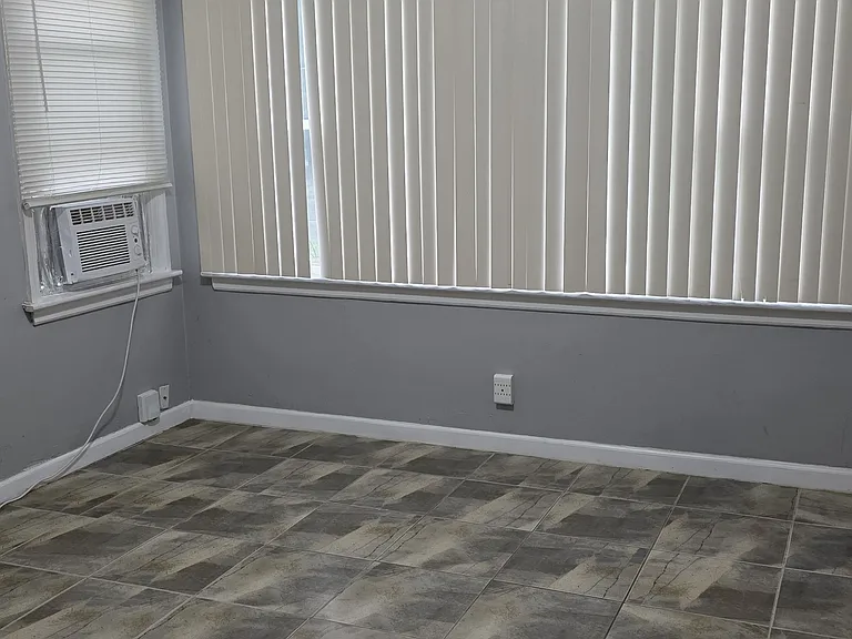 10820 Olive Blvd — Photo 7
