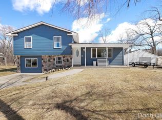 402 Levac Dr, Belding, MI 48809
