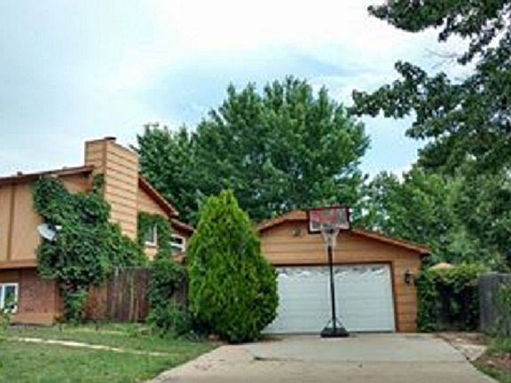 Detached oversized garage