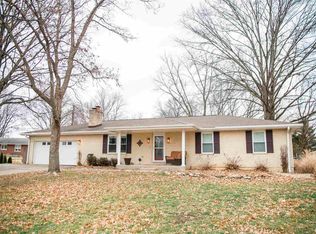 2925 Selkirk Ln, Quincy, IL 62305