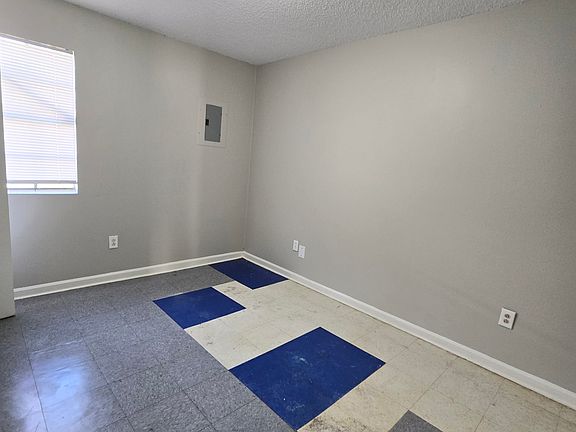 5th image of 700 Berlin St #A