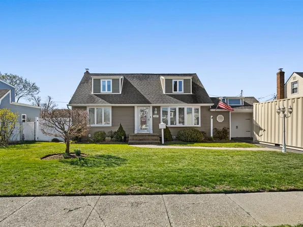 3976 Wicks Avenue, Seaford, NY 11783