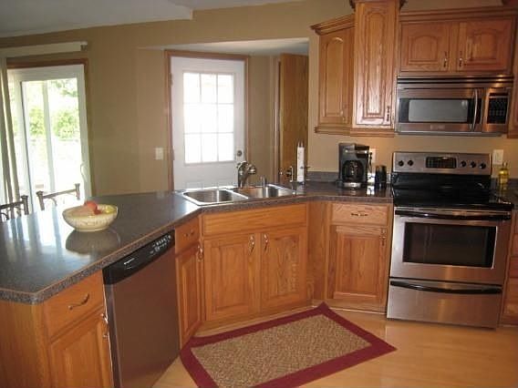 4th image of 438 Hillview Cir