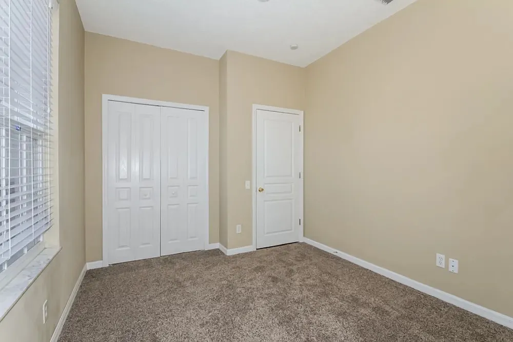 3 bed, 1896 sqft, $2,085 — Photo 4