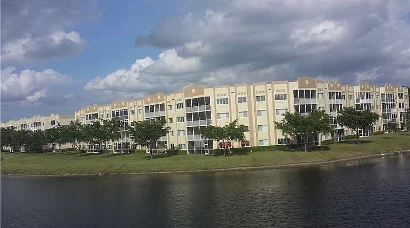 1st image of 7458 Ashmont Cir