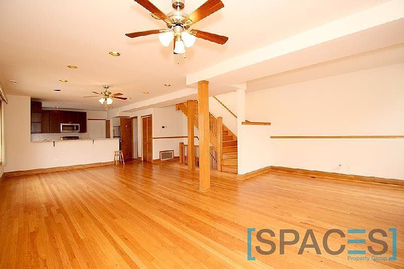 1st image of 2415 W Montrose Ave APT 2