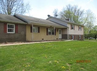 226 Laurel Rd, East Earl, PA 17519
