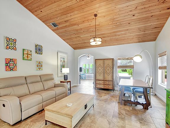 4th image of 609 Avenida Hermosa
