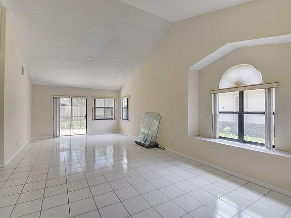 4th image of 4798 Brighton Lakes Blvd