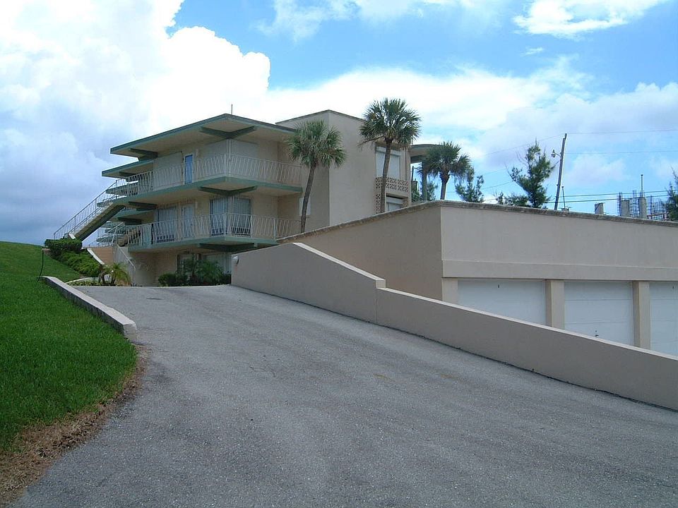 2nd image of 5060 N Ocean Dr APT 105