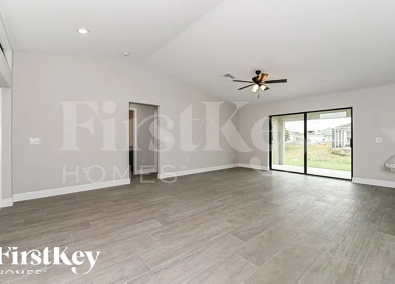 1019 Chapel Ave — Photo 5