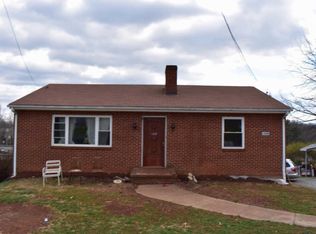 1090 Oddfellows Rd, Vinton, VA 24179