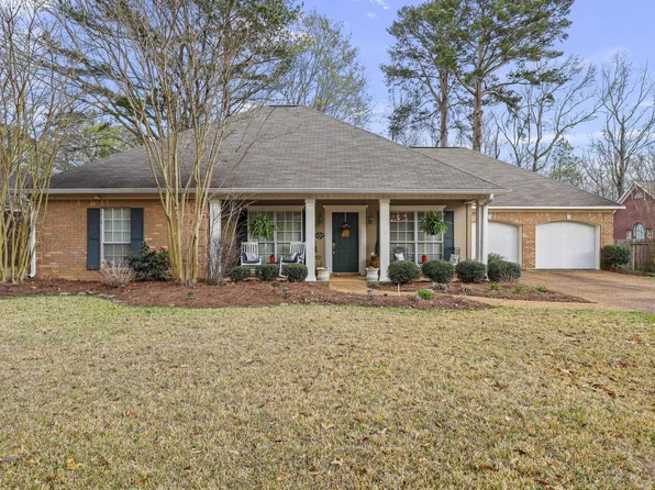 402 Treeline Dr, Brandon, MS 39042
